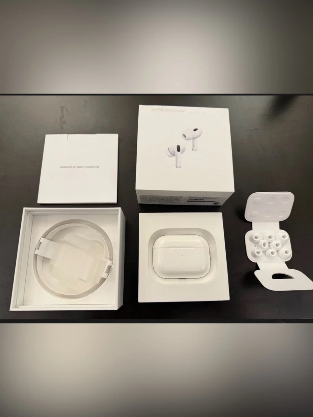 Apple White Wireless In-Ear Noise-Cancelling Earbuds with Charging Case
